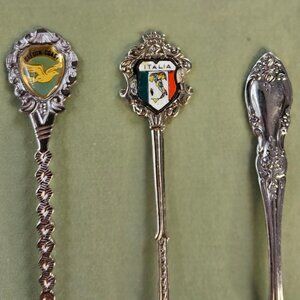 Set of 3 Vintage Souvenir &‎ Dessert Spoons - Oregon Coast, Italy and Plain